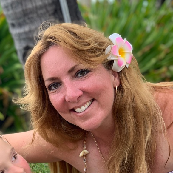 Meet your Posher, Stephanie - Picture 1 of 1